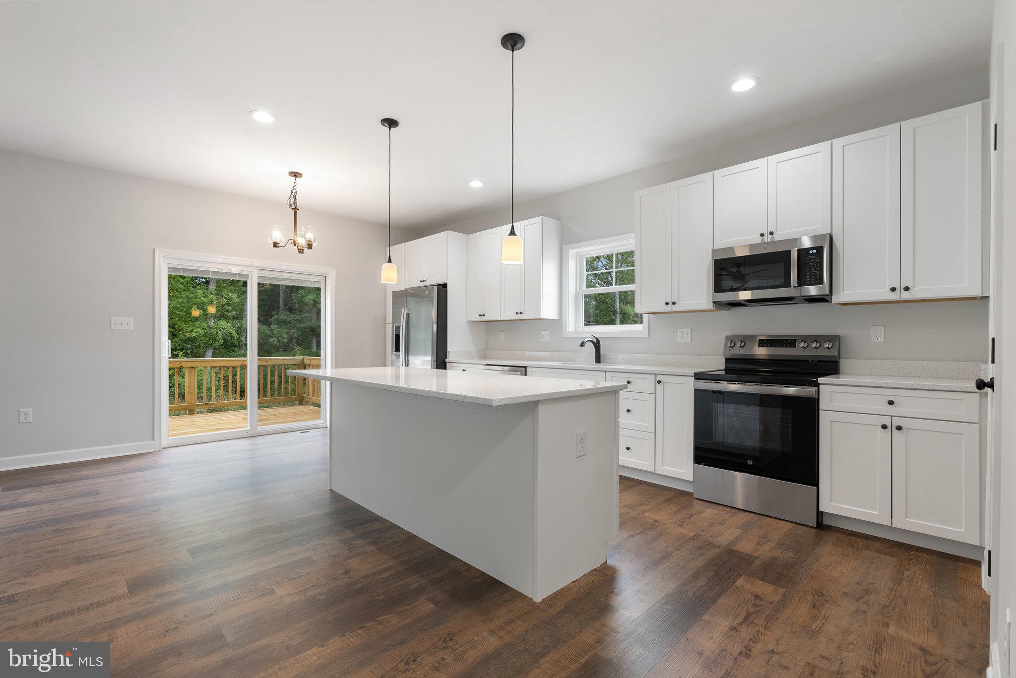 MIDDLE CREEK VISTAS - Residential