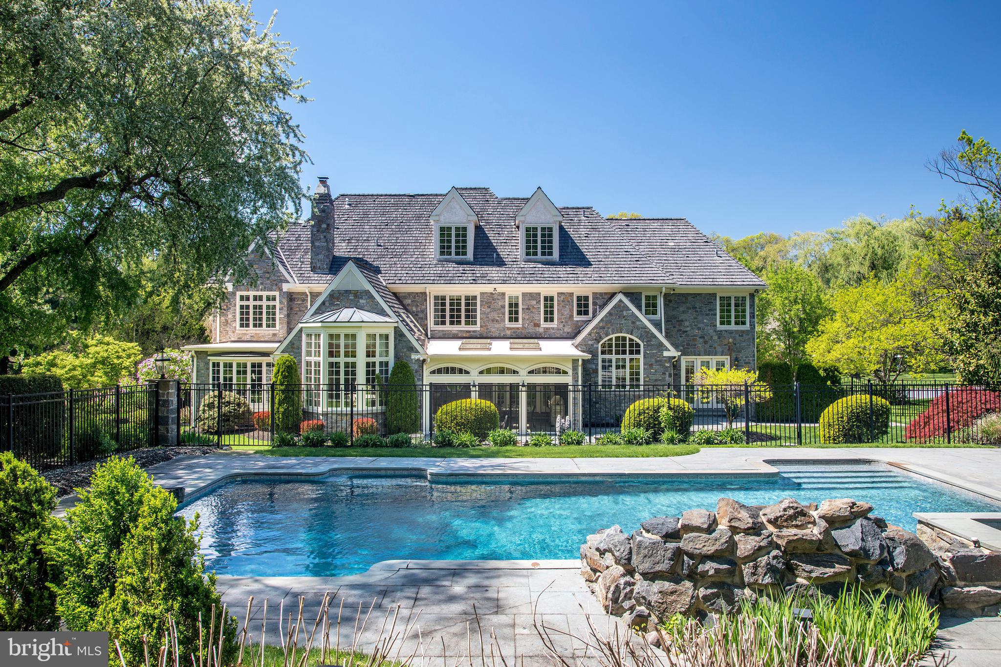 GLADWYNE - Residential