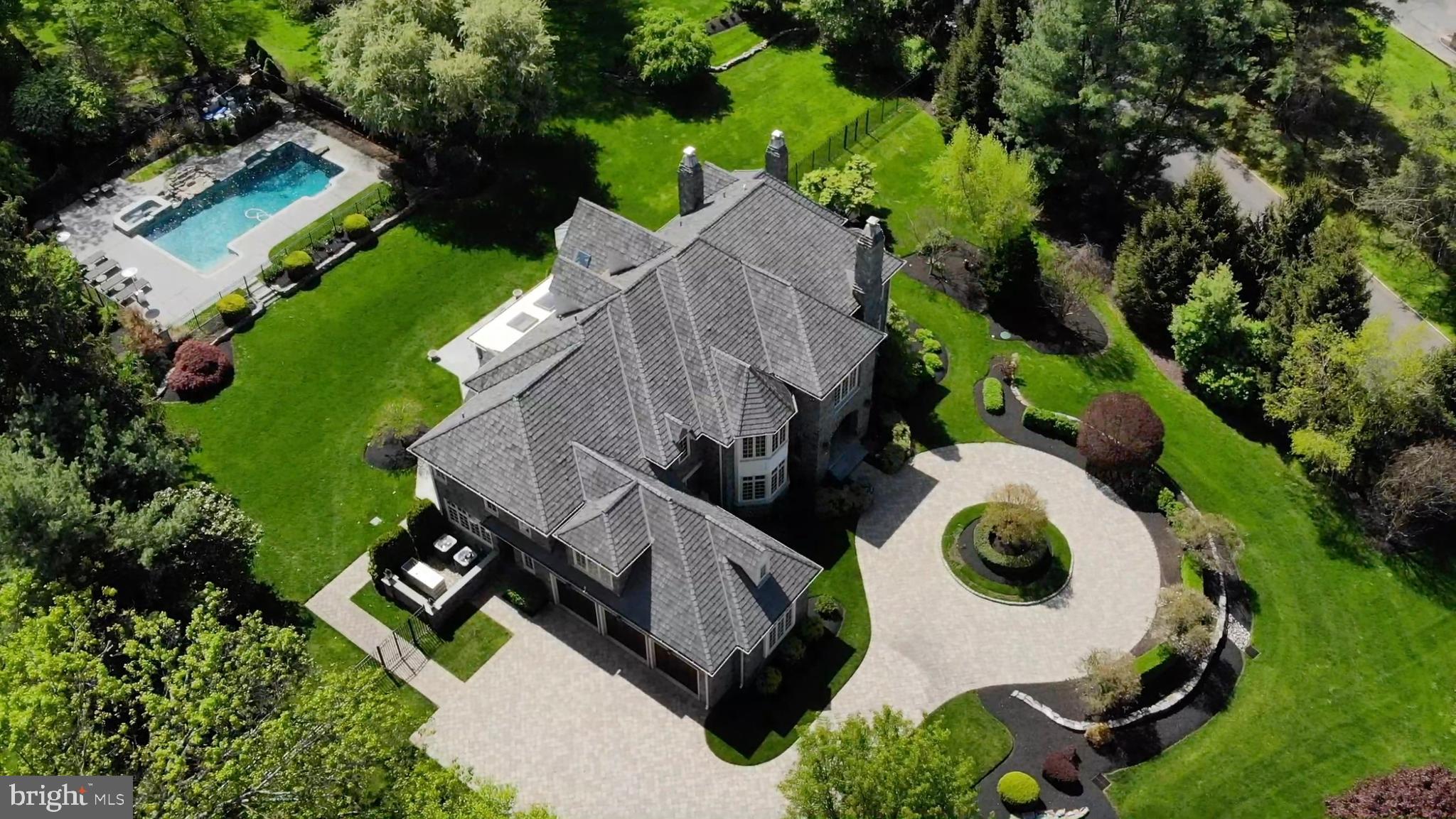 GLADWYNE - Residential