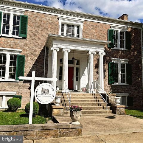 Homes For Sale - 17 S Main St St<br/> FRANKLIN, WV 26807