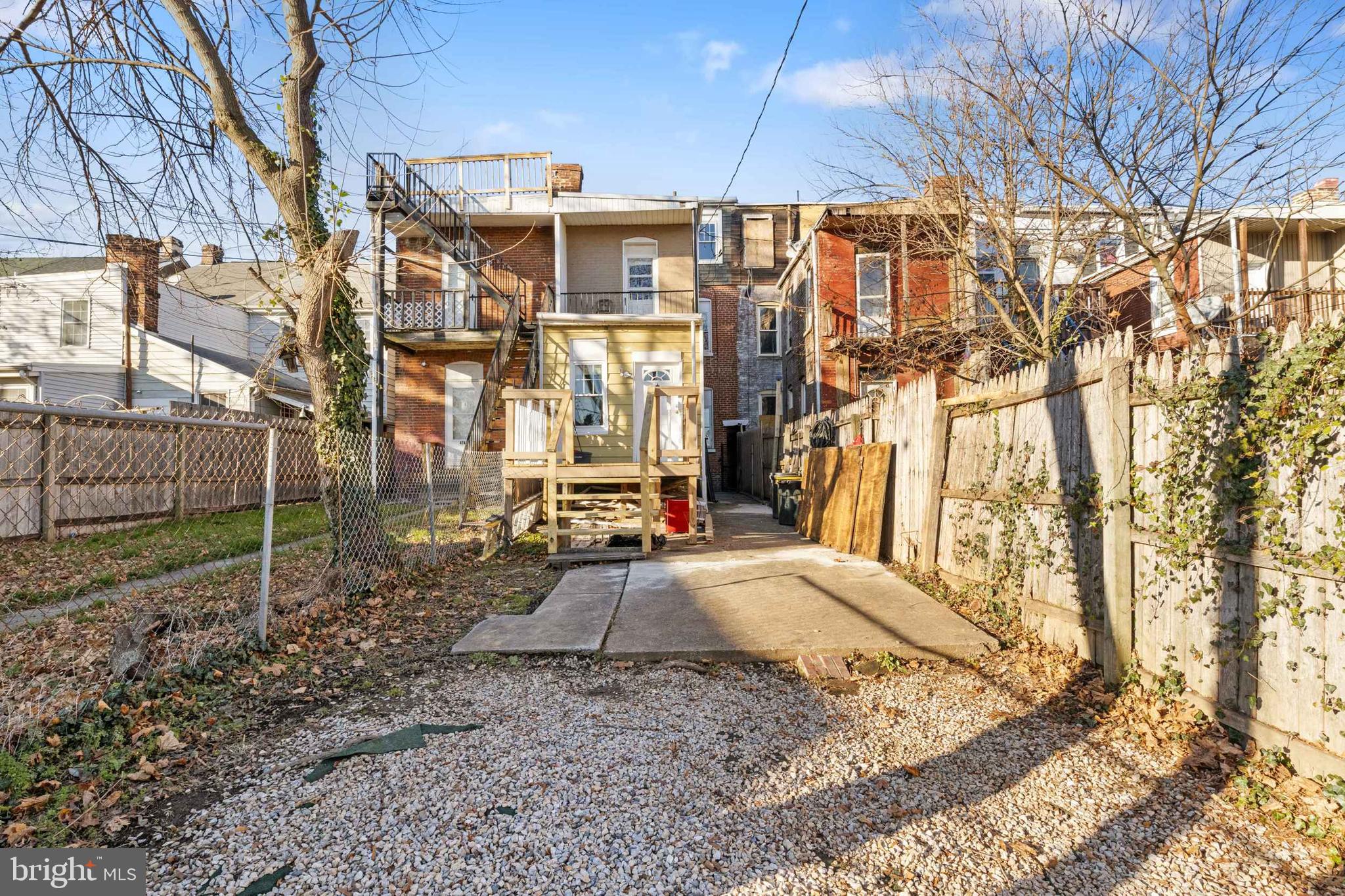 WEST END - Residential