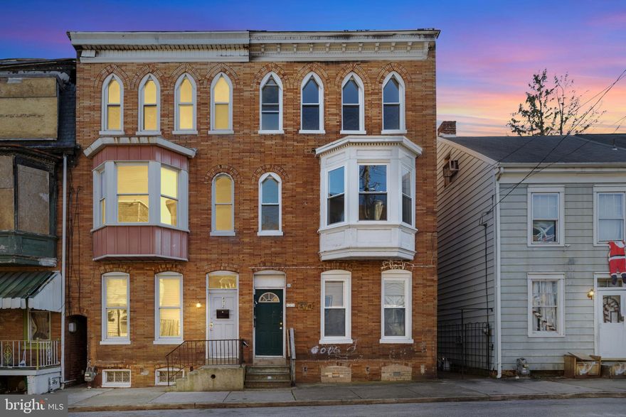 Welcome to this charming renovated townhouse! This spacious residence offers an inviting atmosphere for families seeking comfort boasting five bedrooms and one bath! Additionally, the property offers parking options, adding to the convenience of city living. Don't miss the chance to make this charming townhouse your own. Schedule your viewing today!