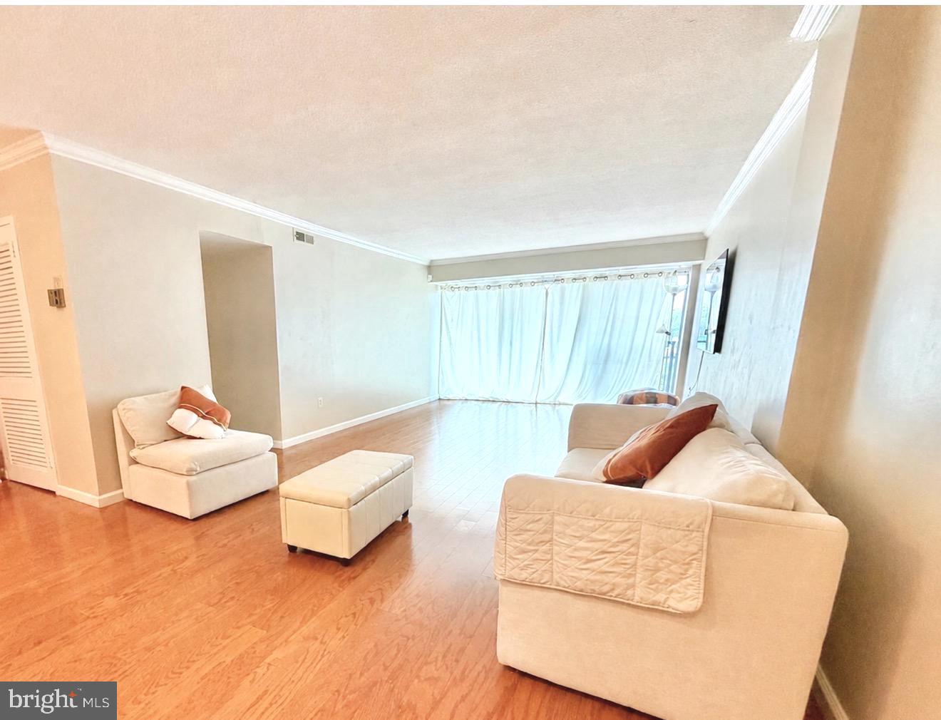 1300 ARMY NAVY DRIVE 823