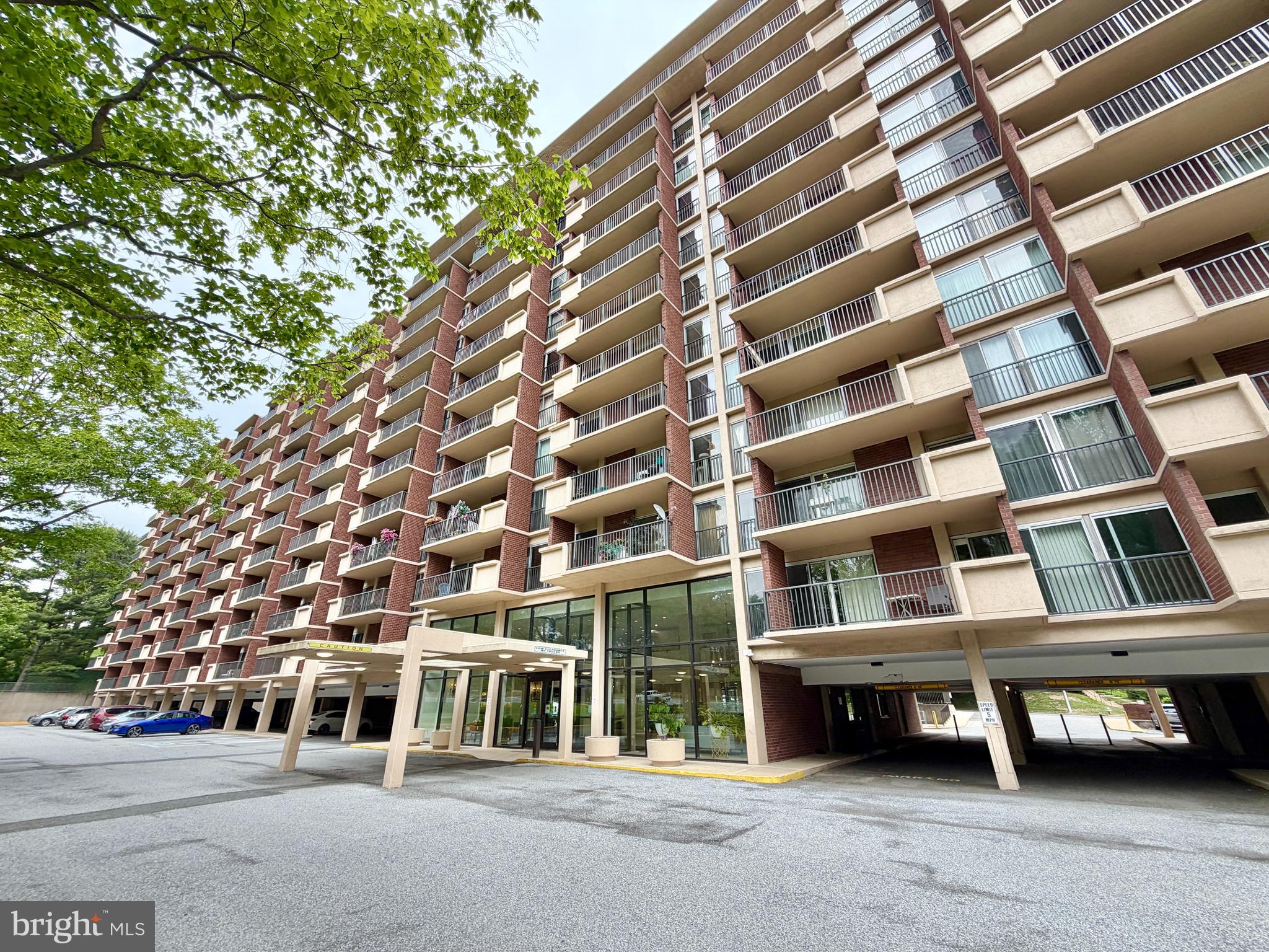 1300 ARMY NAVY DRIVE 823
