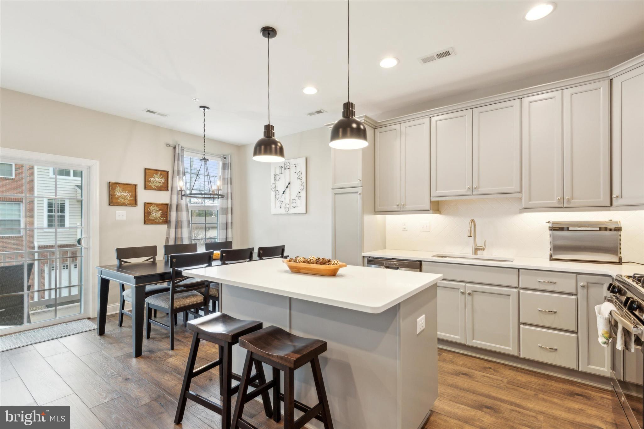 LANSDALE - Residential