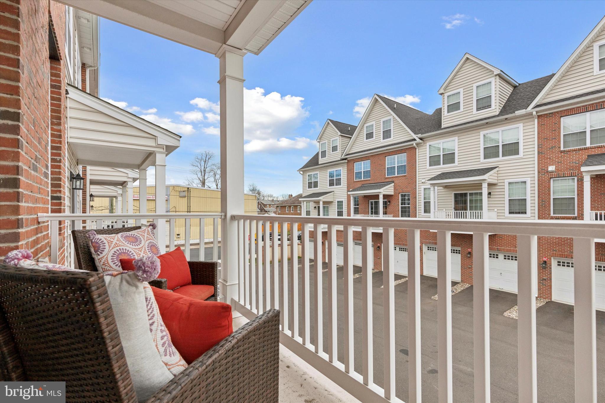 LANSDALE - Residential