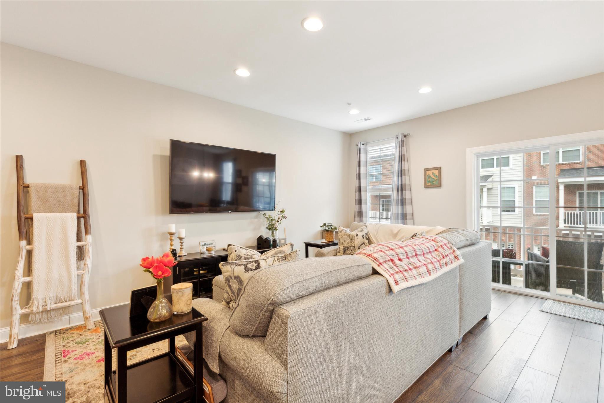 LANSDALE - Residential