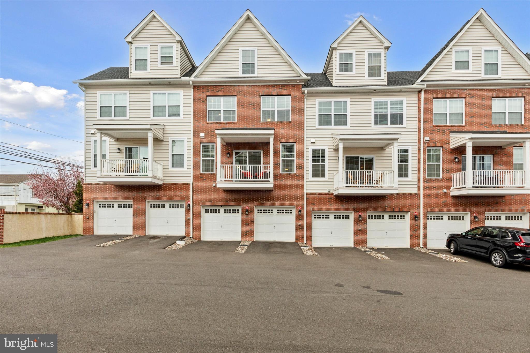 LANSDALE - Residential