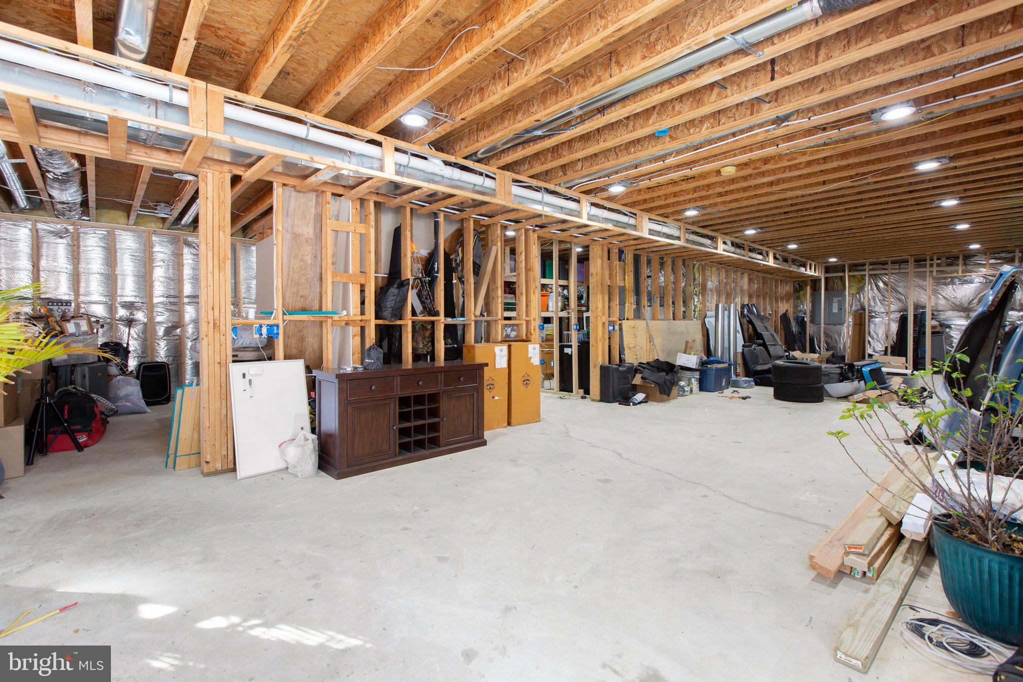 ESTATES AT ROBERTS POND - Residential