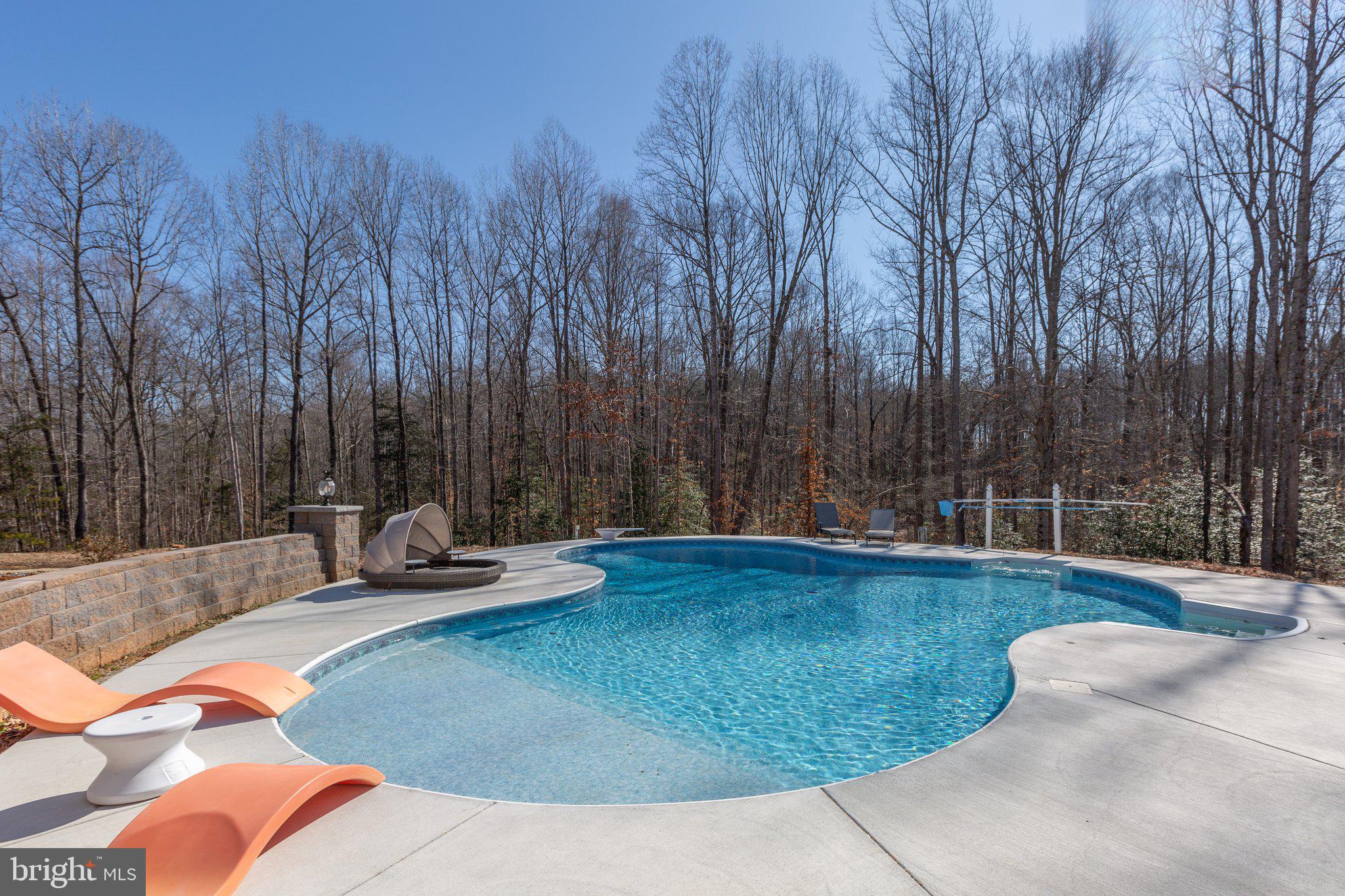 ESTATES AT ROBERTS POND - Residential