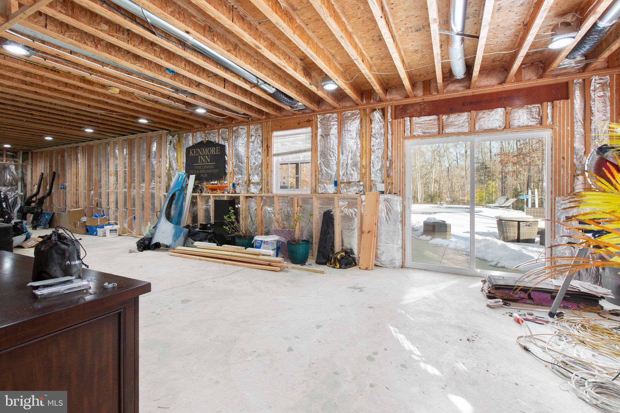 ESTATES AT ROBERTS POND - Residential