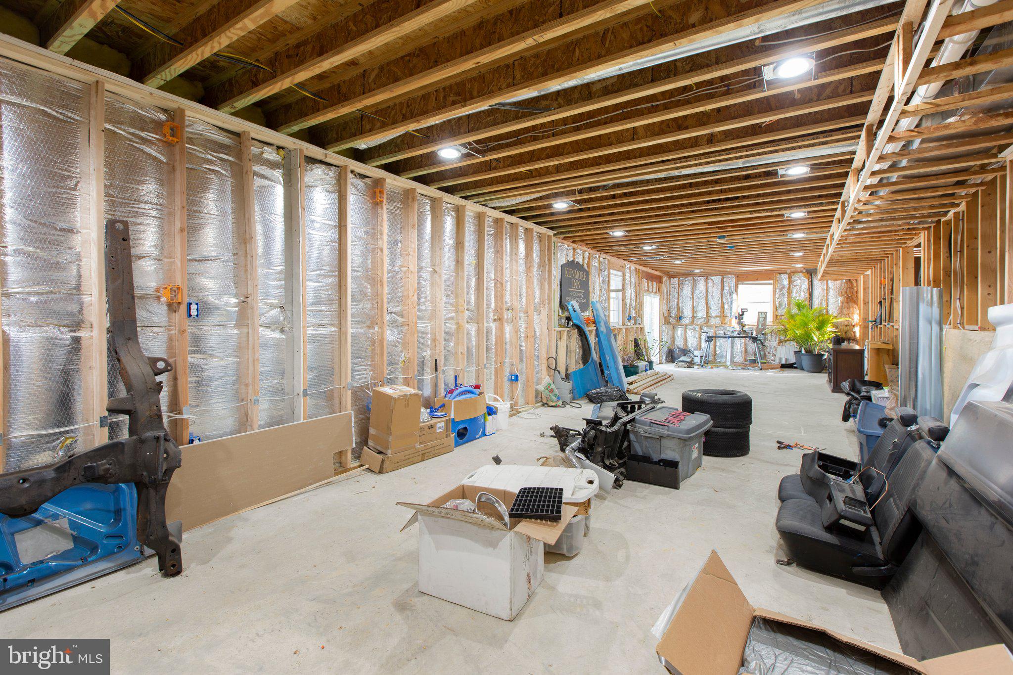 ESTATES AT ROBERTS POND - Residential