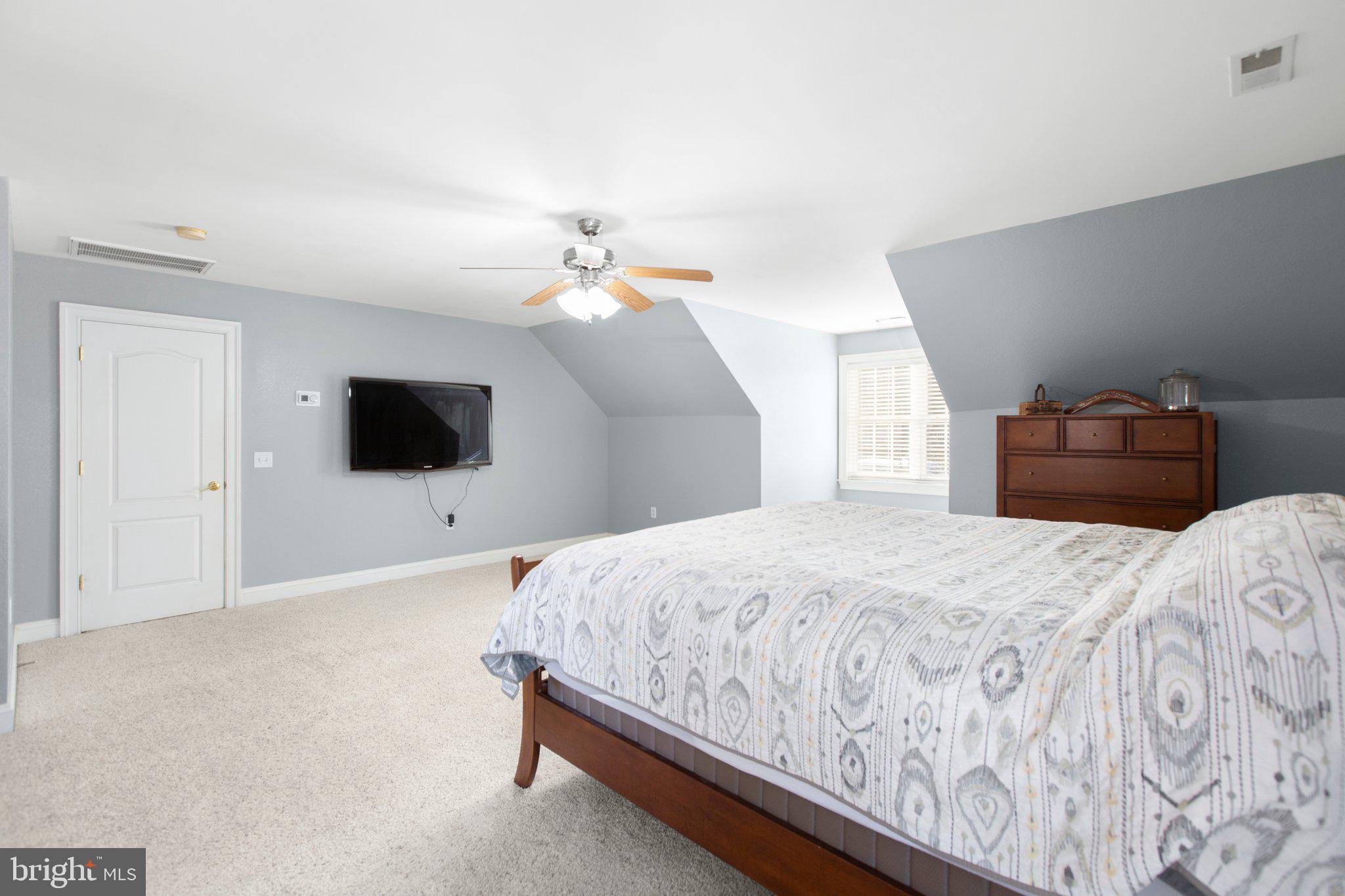 ESTATES AT ROBERTS POND - Residential