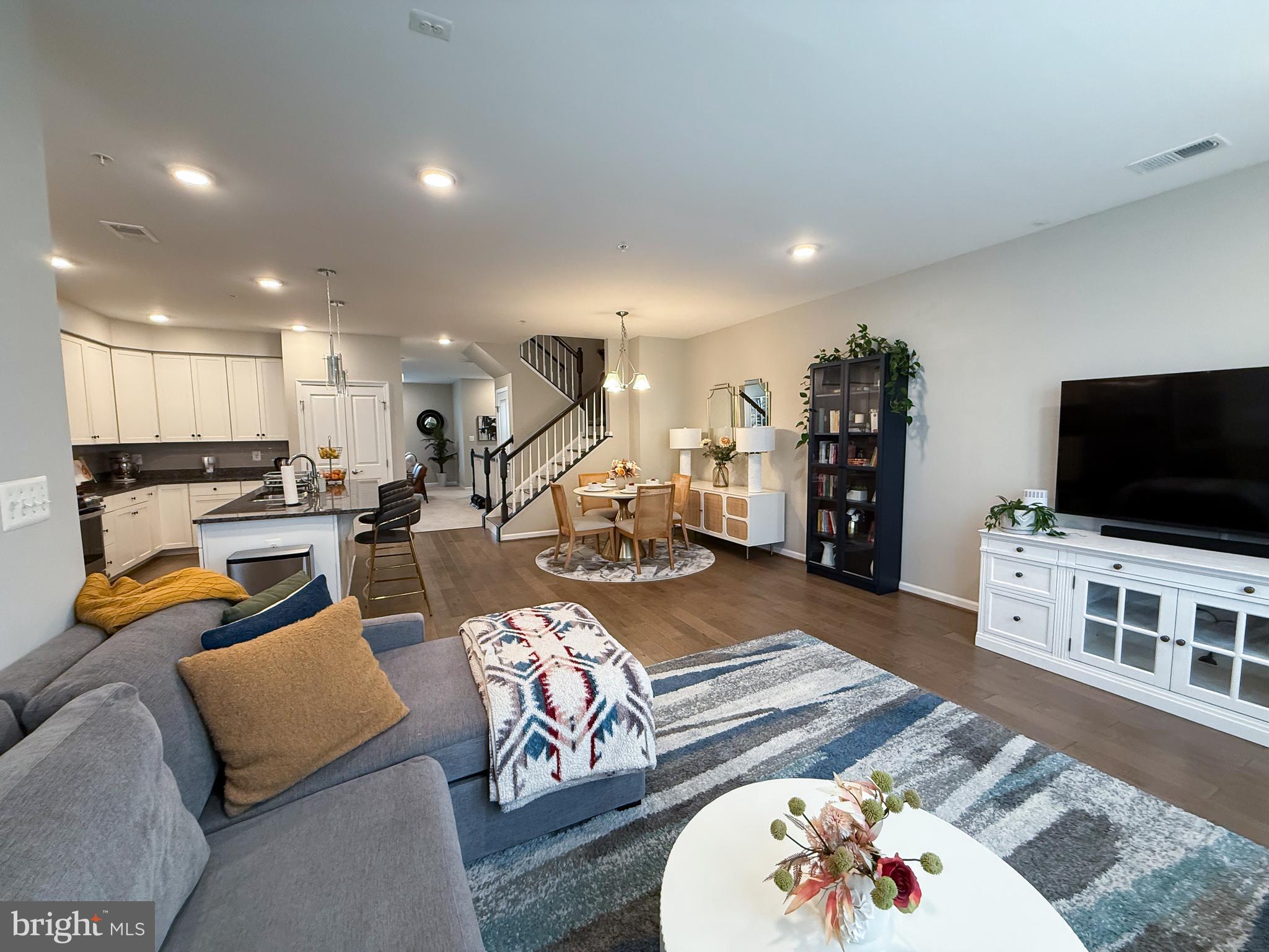 3322 TRIBUNE COURT
