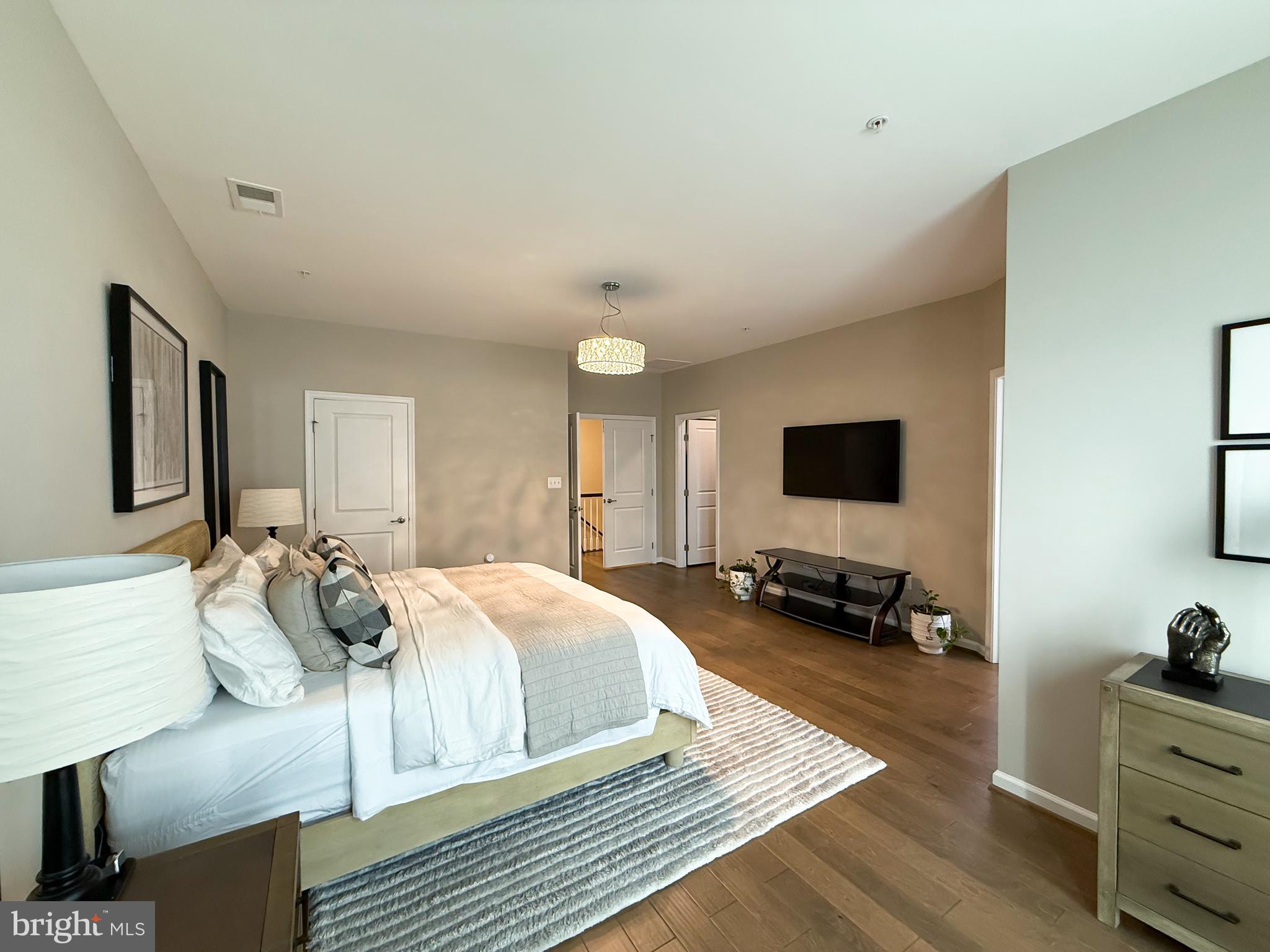 EDITORS PARK - Residential