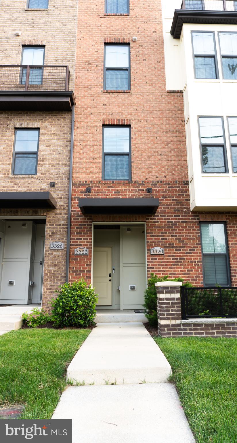 3322 TRIBUNE COURT