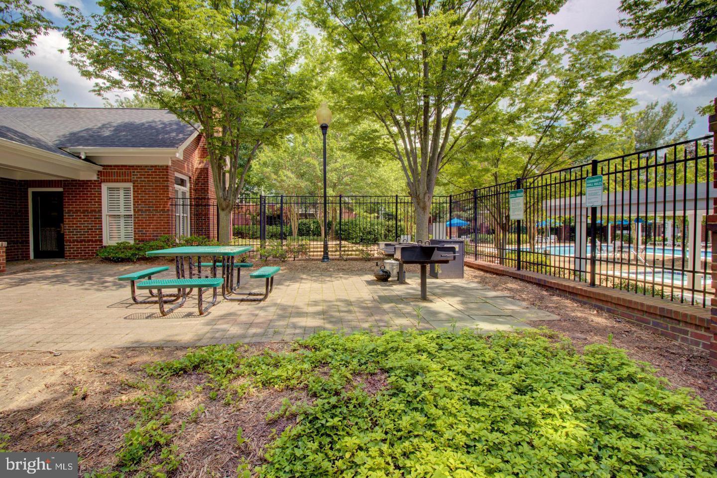 SOUTH GLEN - Residential