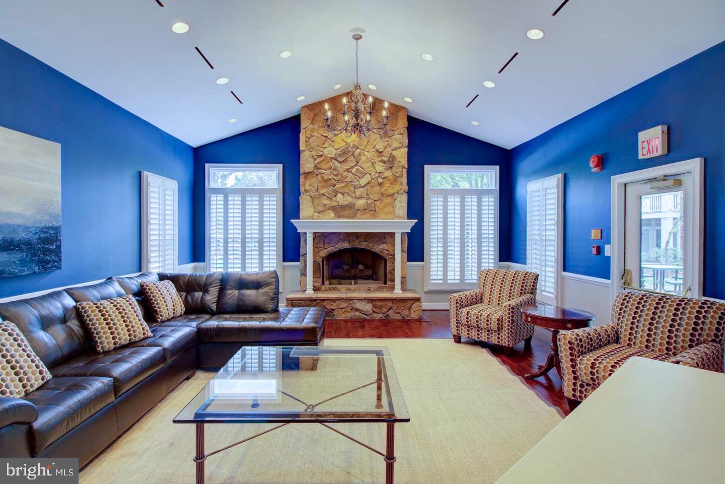 SOUTH GLEN - Residential