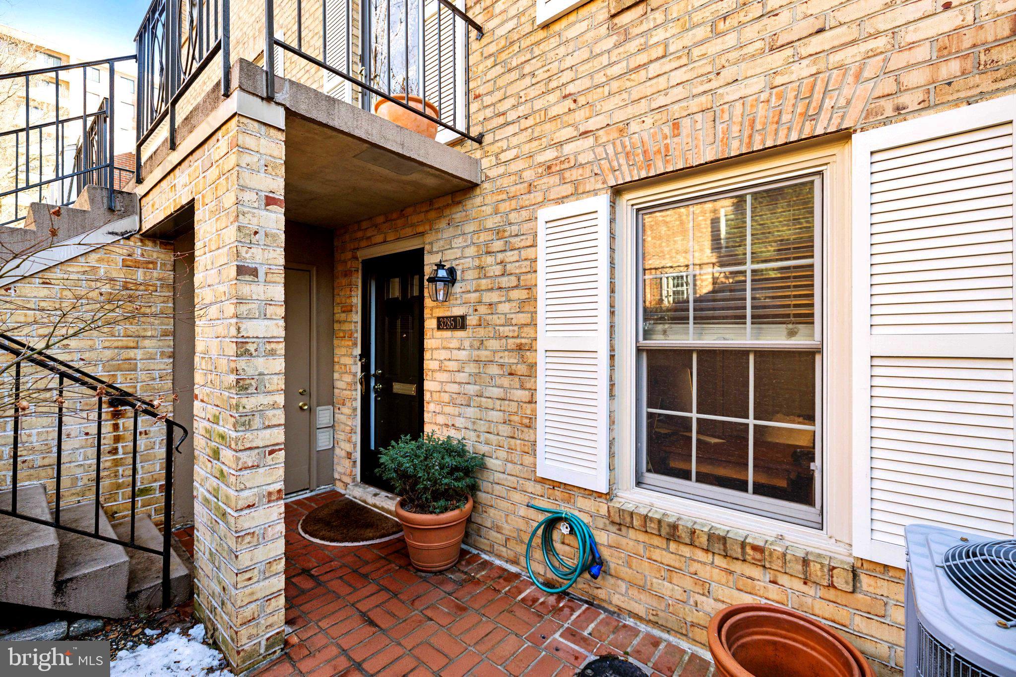 3285 SUTTON PLACE NW D