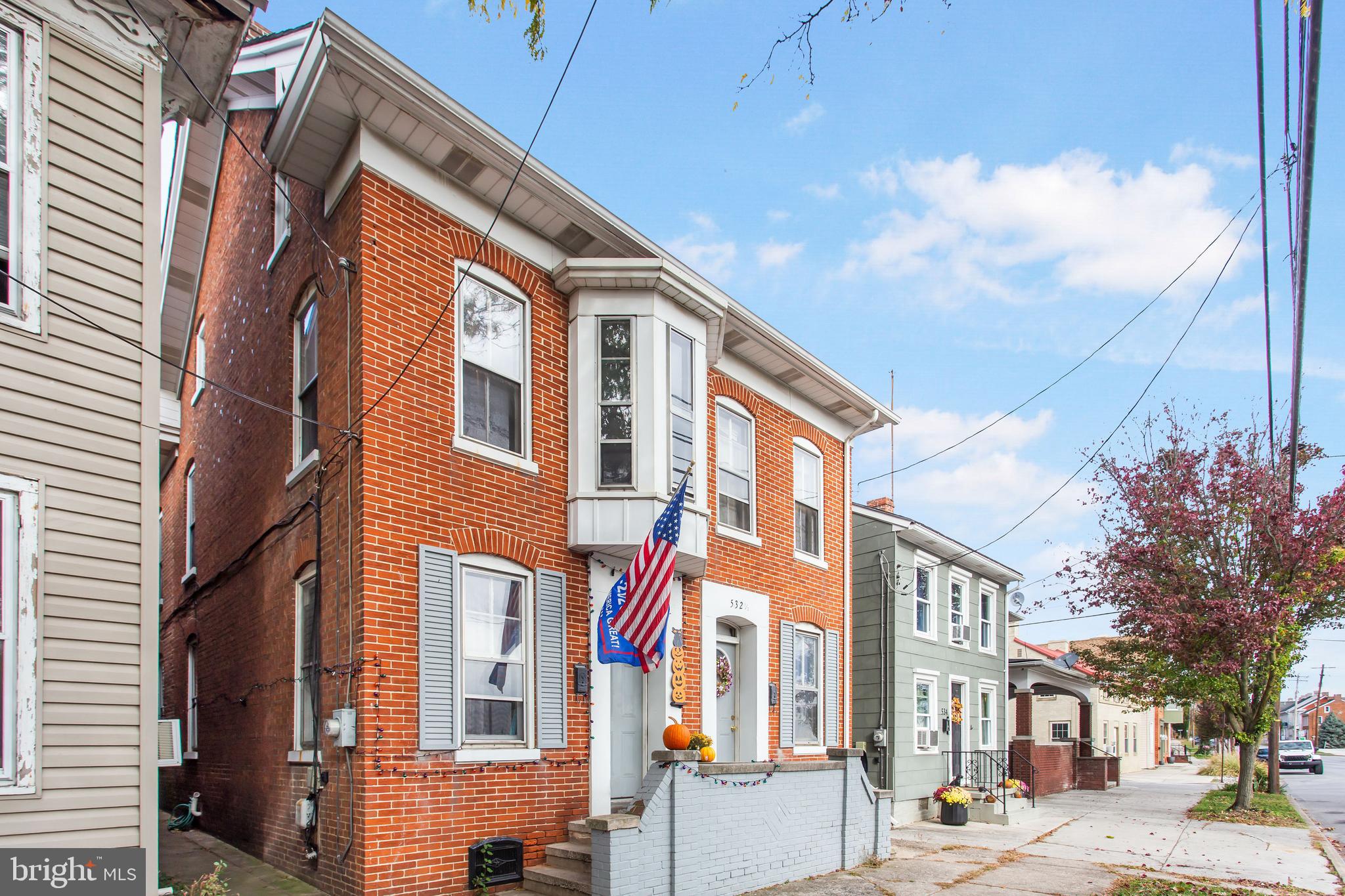 532- 532 1/2 BROADWAY