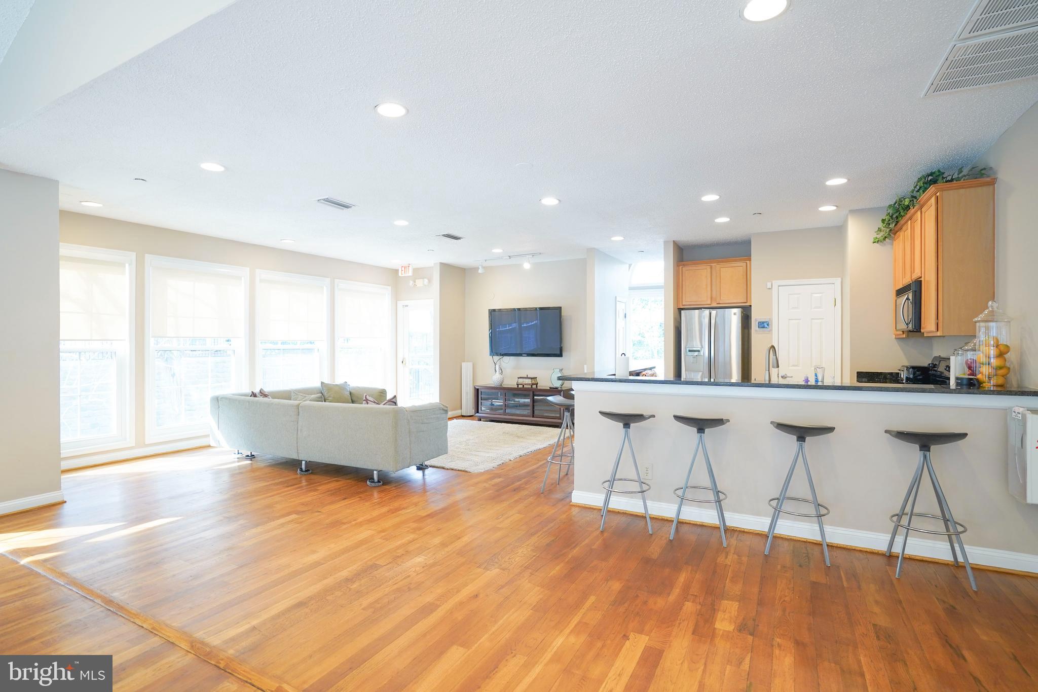 FOUNTAINS AT MCLEAN - Residential