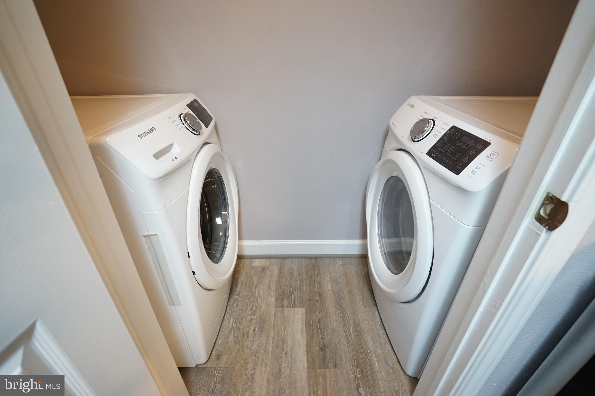 FOUNTAINS AT MCLEAN - Residential