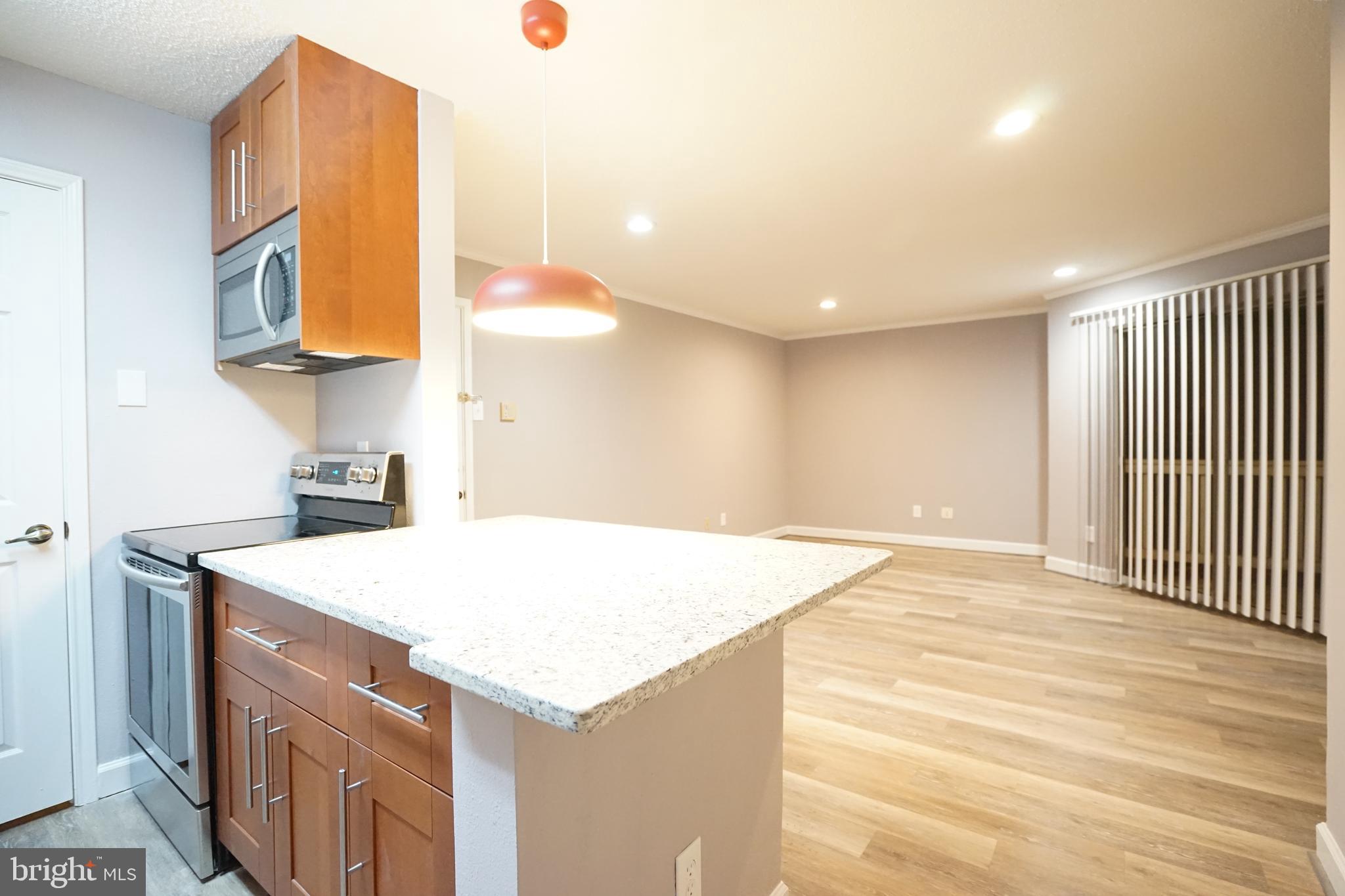 FOUNTAINS AT MCLEAN - Residential