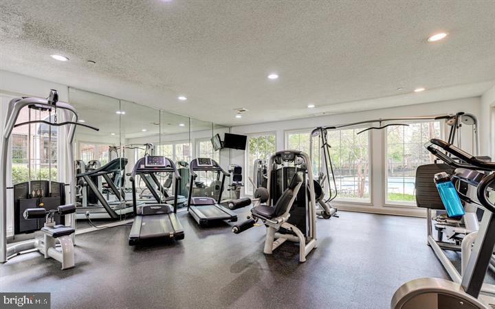 FOUNTAINS AT MCLEAN - Residential