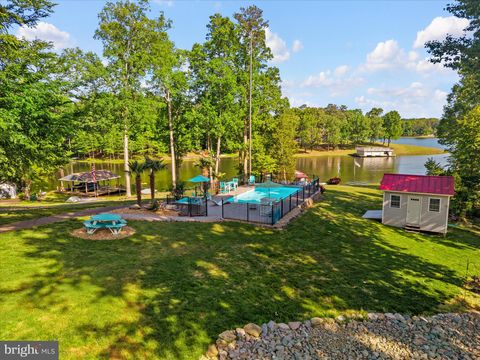Tiny photo for 20149 Oak River Court, PETERSBURG, VA 23803 (MLS # VACF2001496)