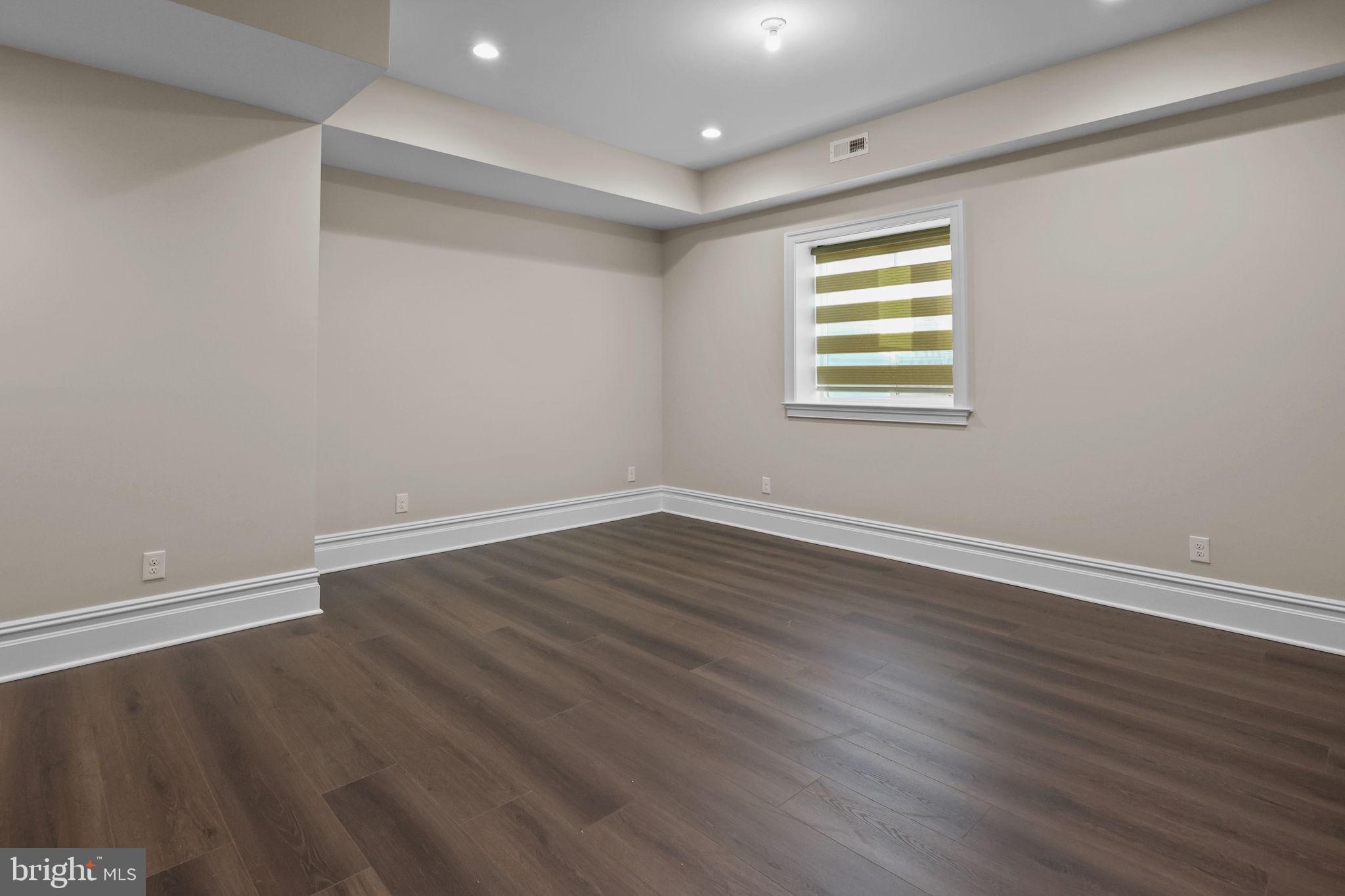 WAVERLY AT NORTHAMPTON - Residential