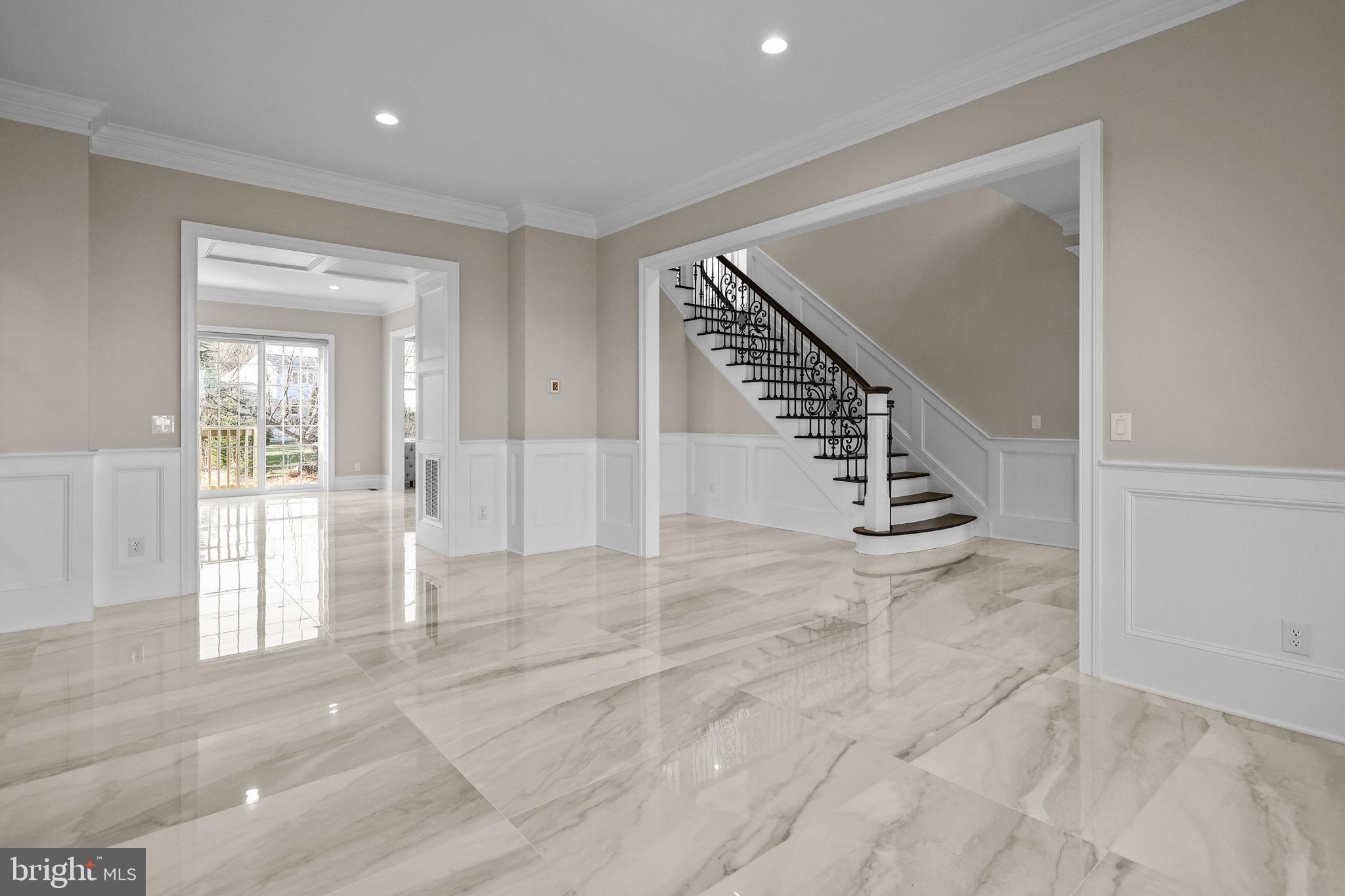 WAVERLY AT NORTHAMPTON - Residential