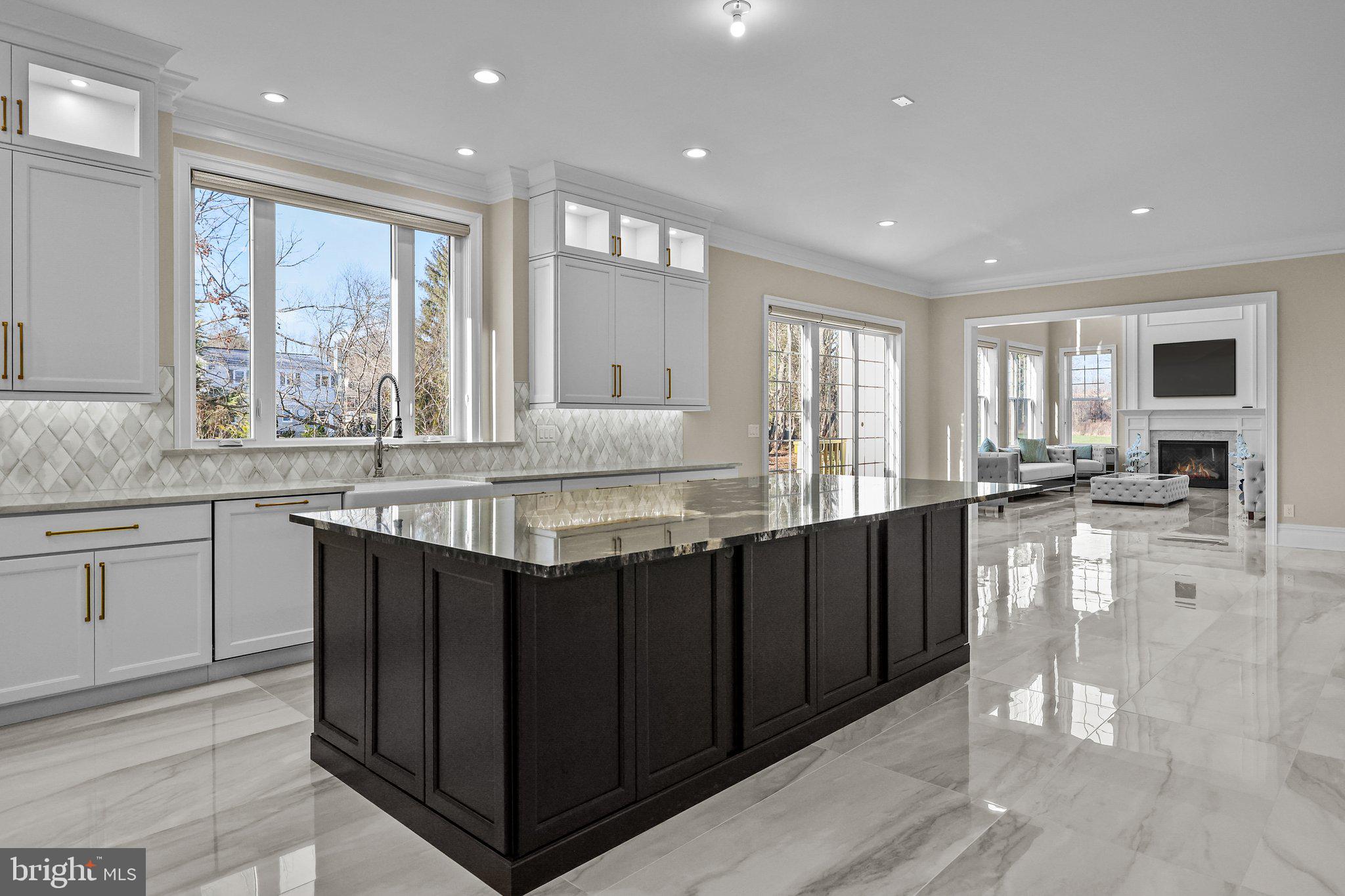 WAVERLY AT NORTHAMPTON - Residential