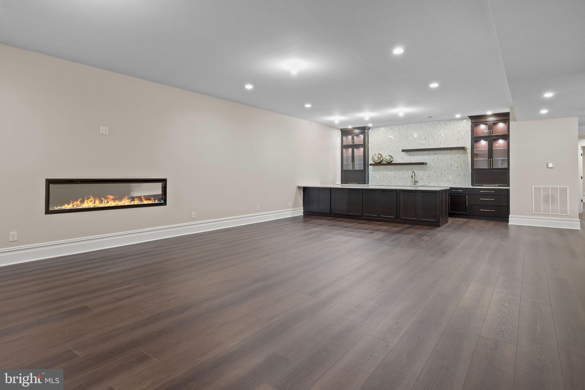 WAVERLY AT NORTHAMPTON - Residential