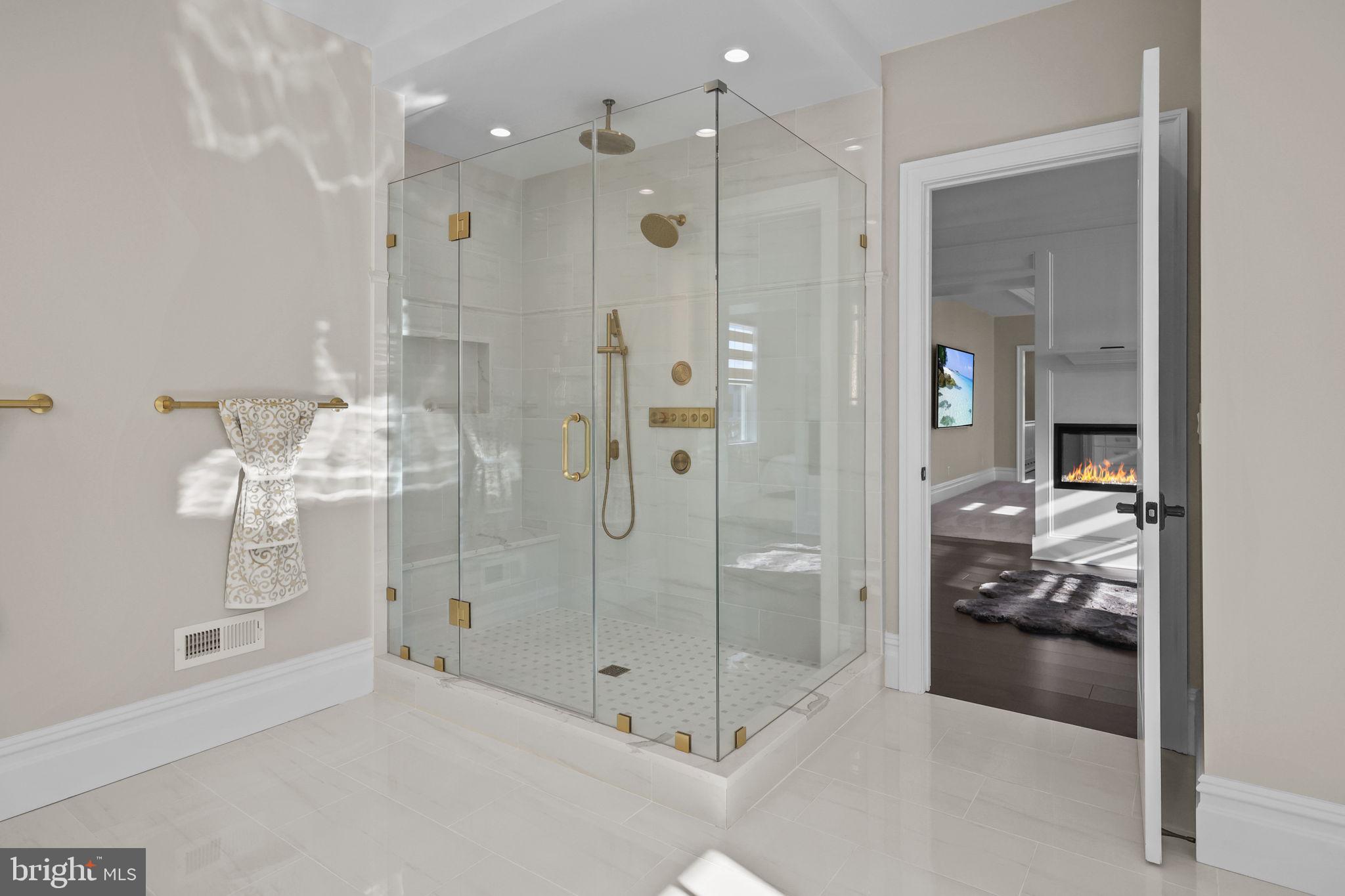 WAVERLY AT NORTHAMPTON - Residential