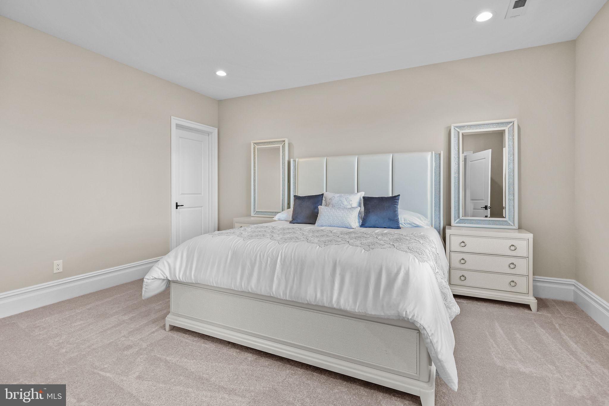 WAVERLY AT NORTHAMPTON - Residential