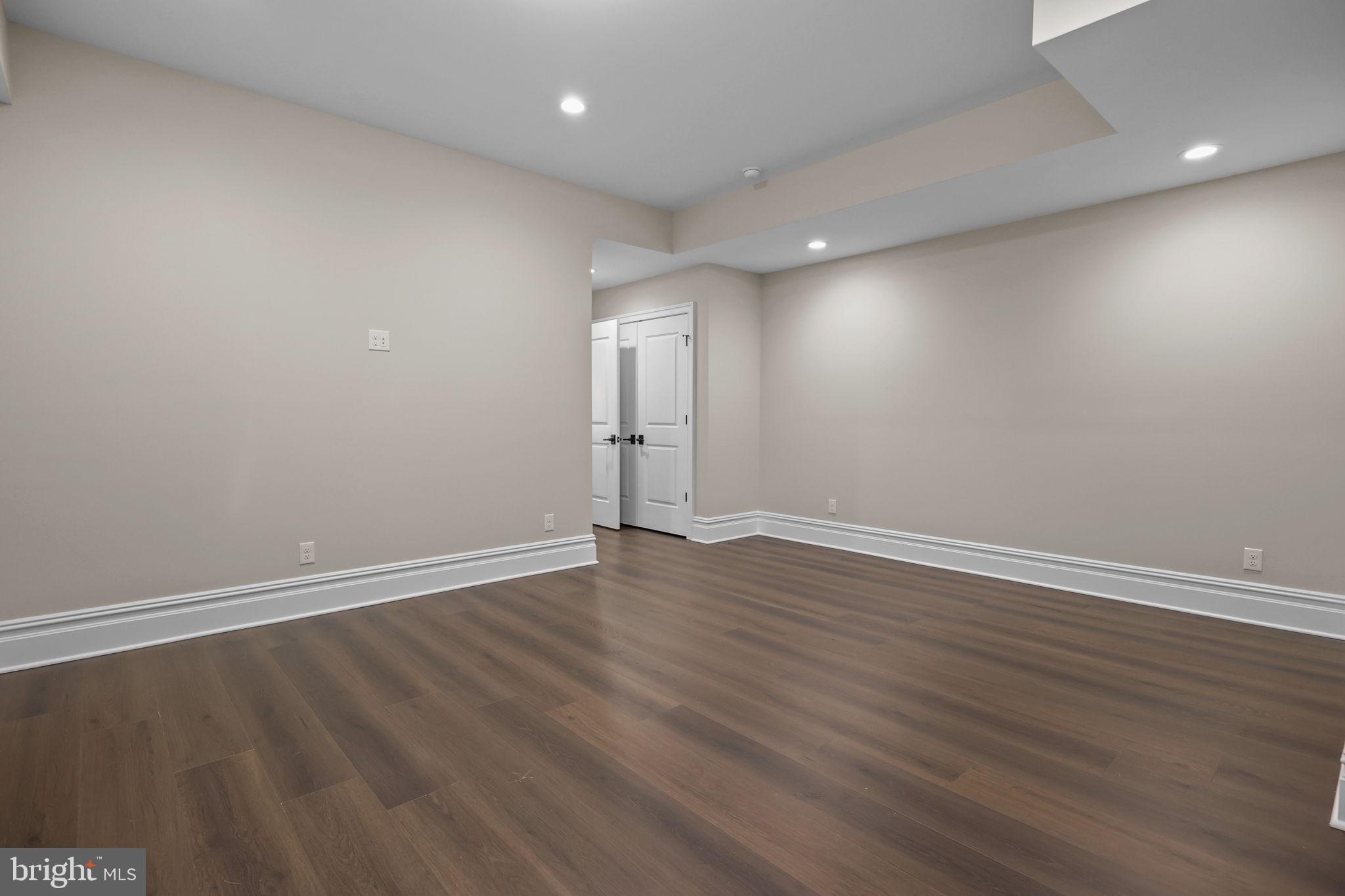 WAVERLY AT NORTHAMPTON - Residential