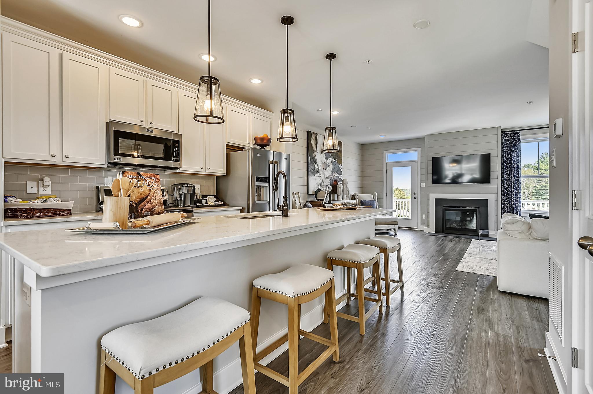 MANNING SQUARE TOWNS - Residential