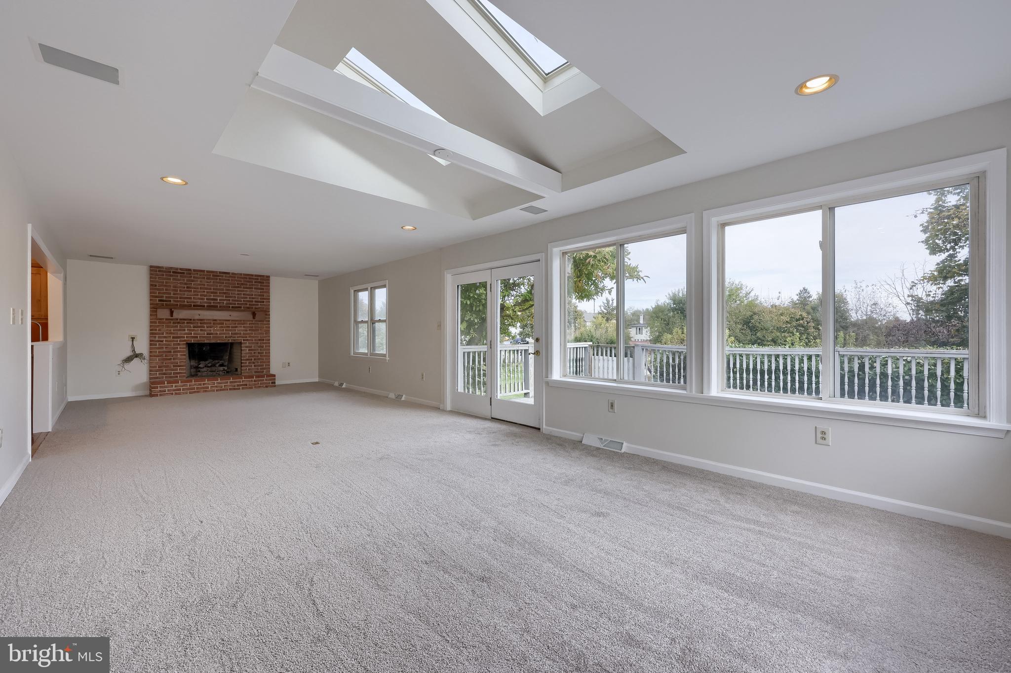 WEST GATE - Residential