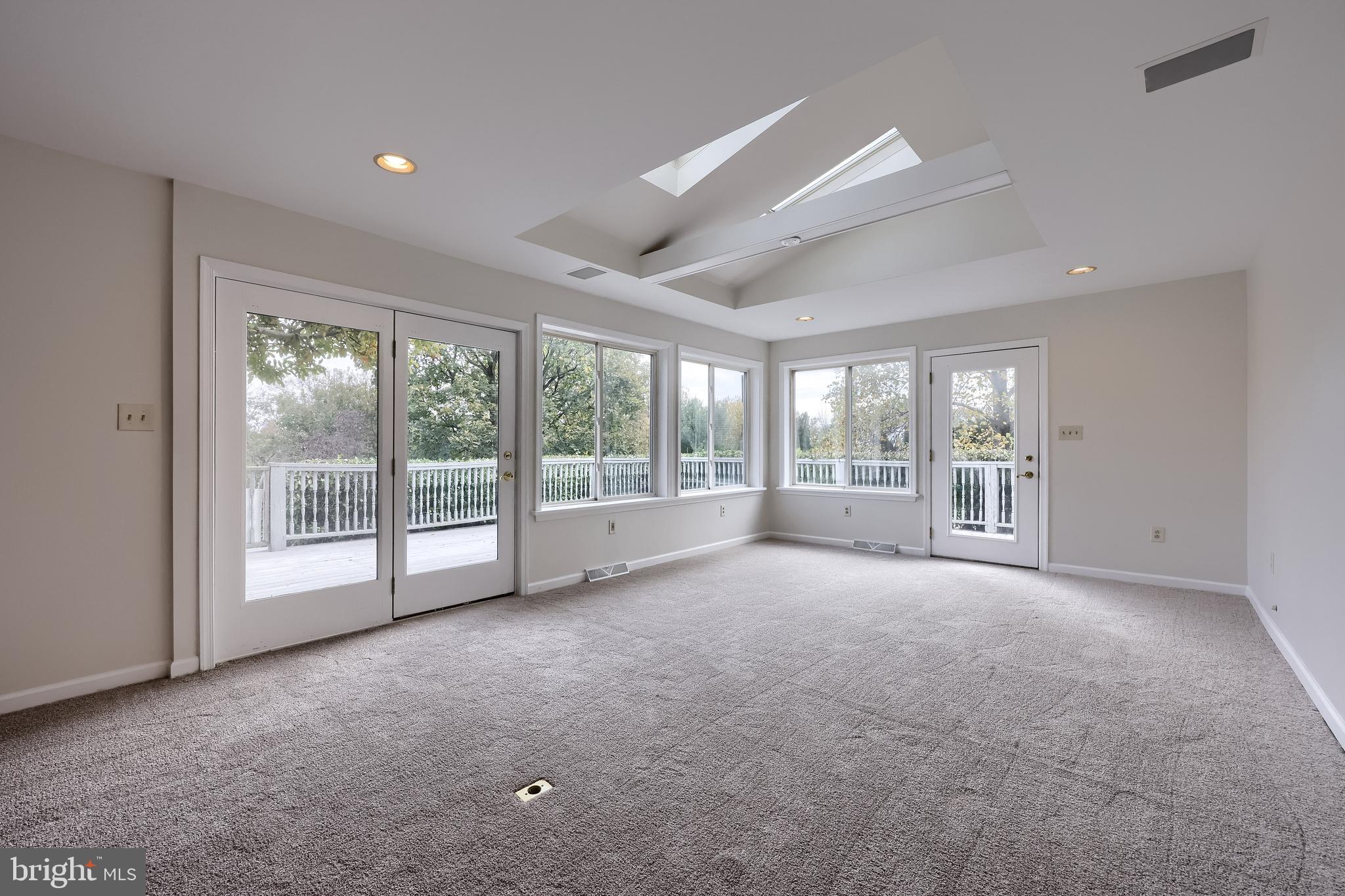 WEST GATE - Residential