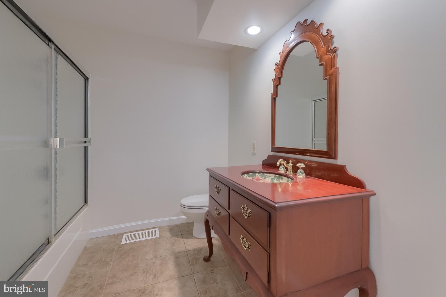 WEST GATE - Residential