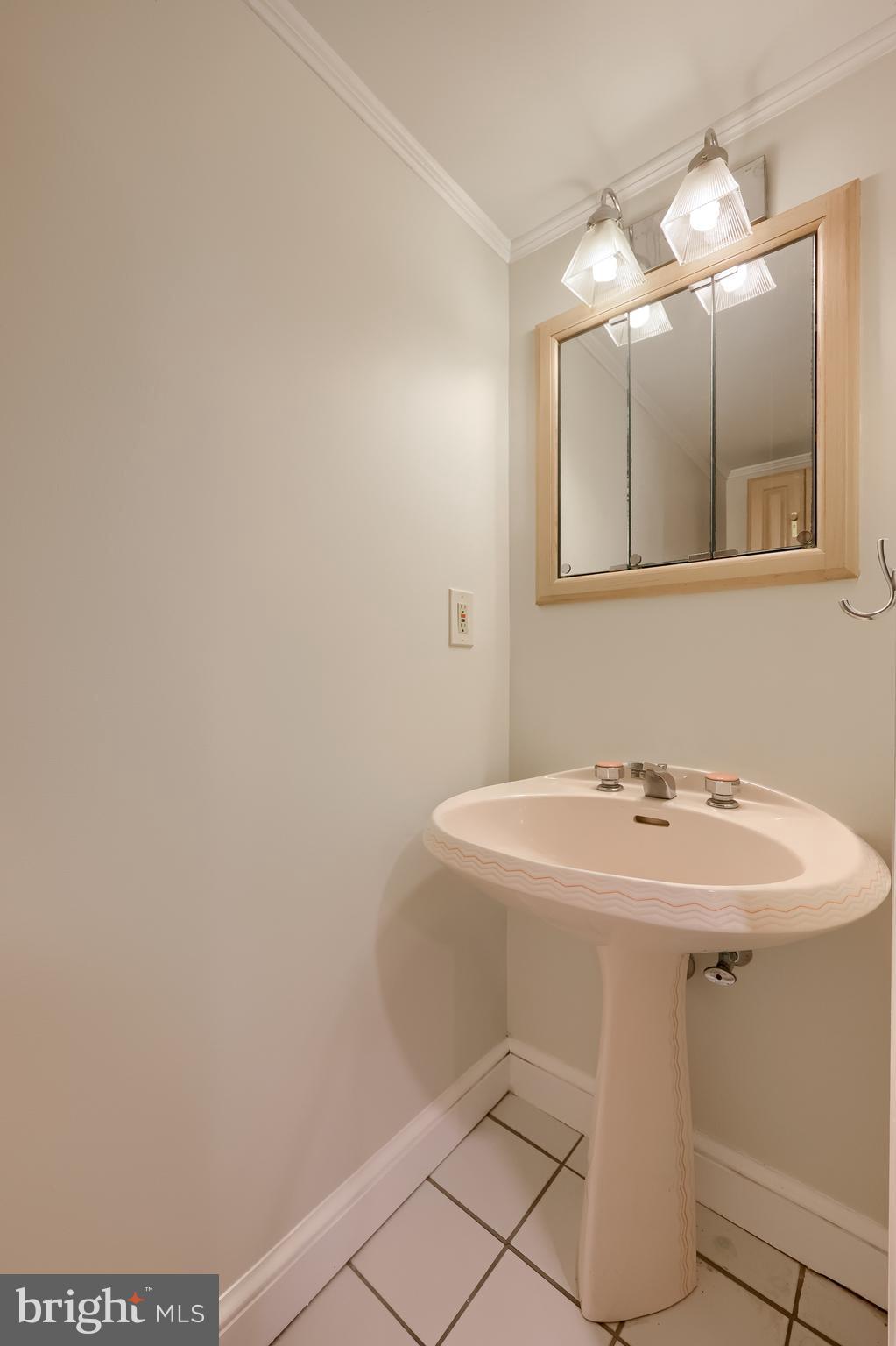 WEST GATE - Residential