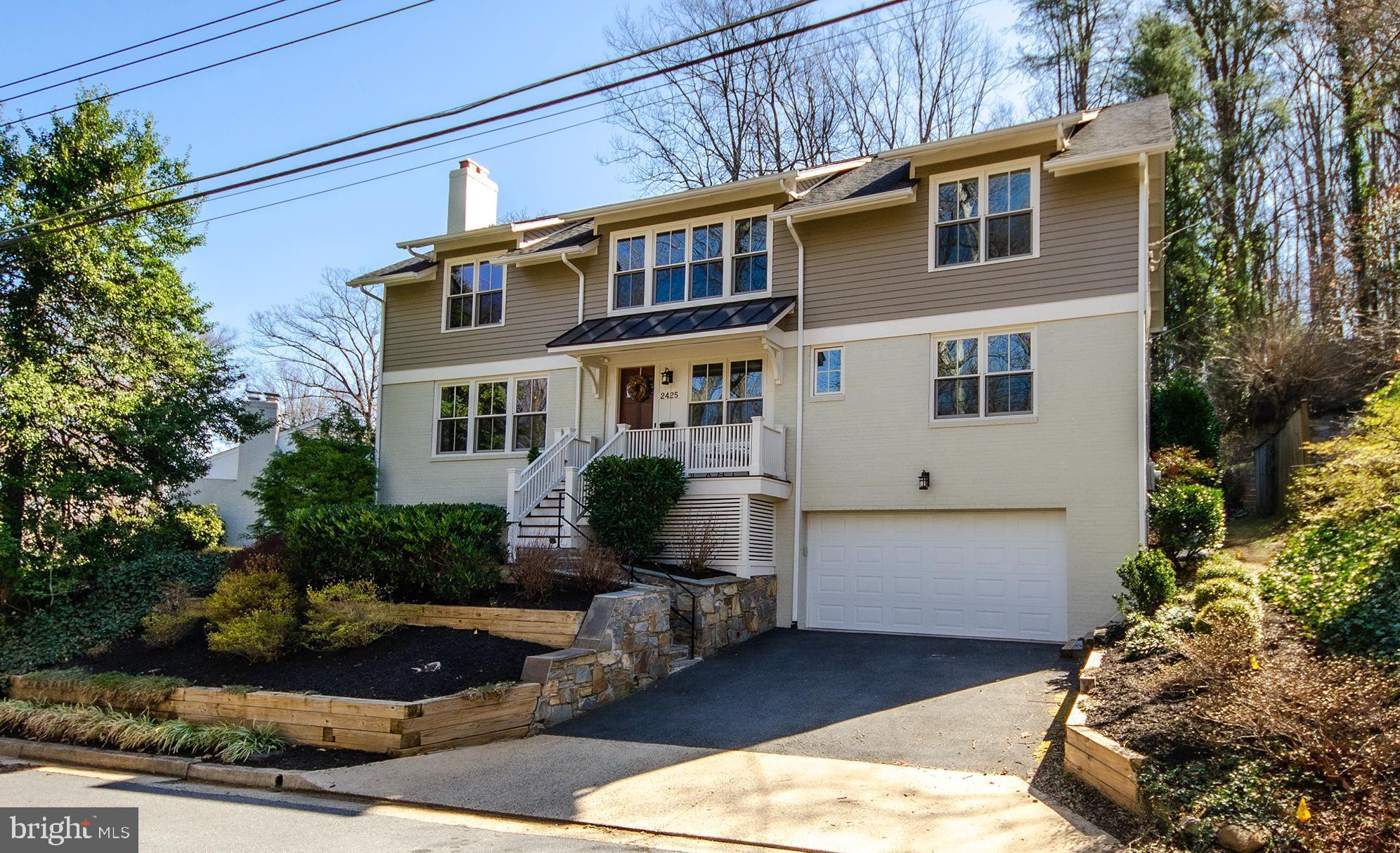 LEE HEIGHTS - Residential