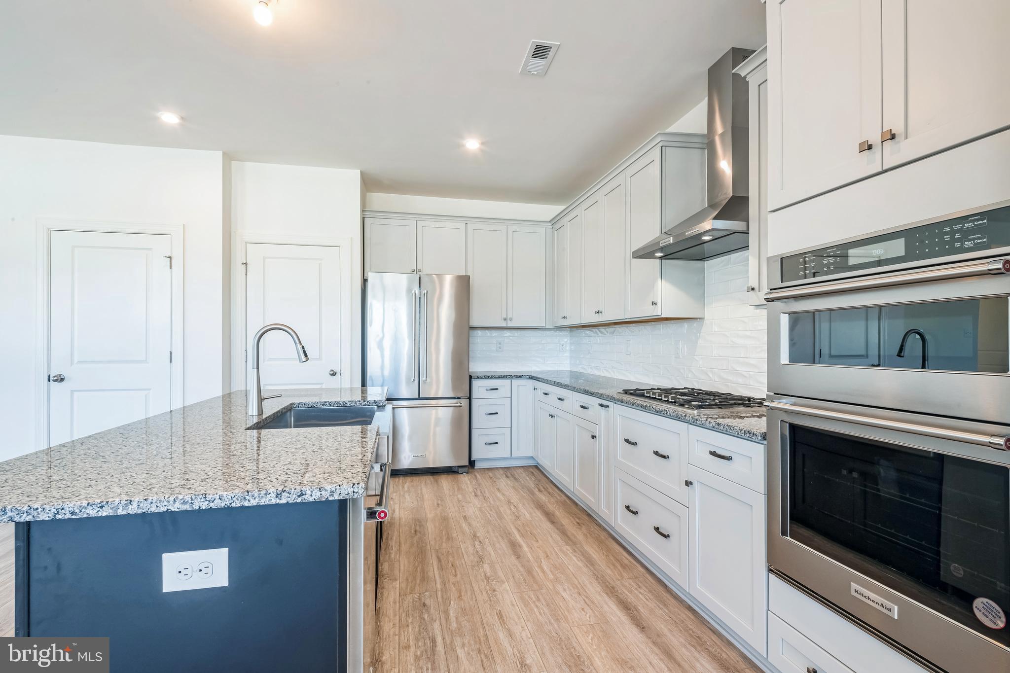 GREAT BOHEMIA MANO - Residential