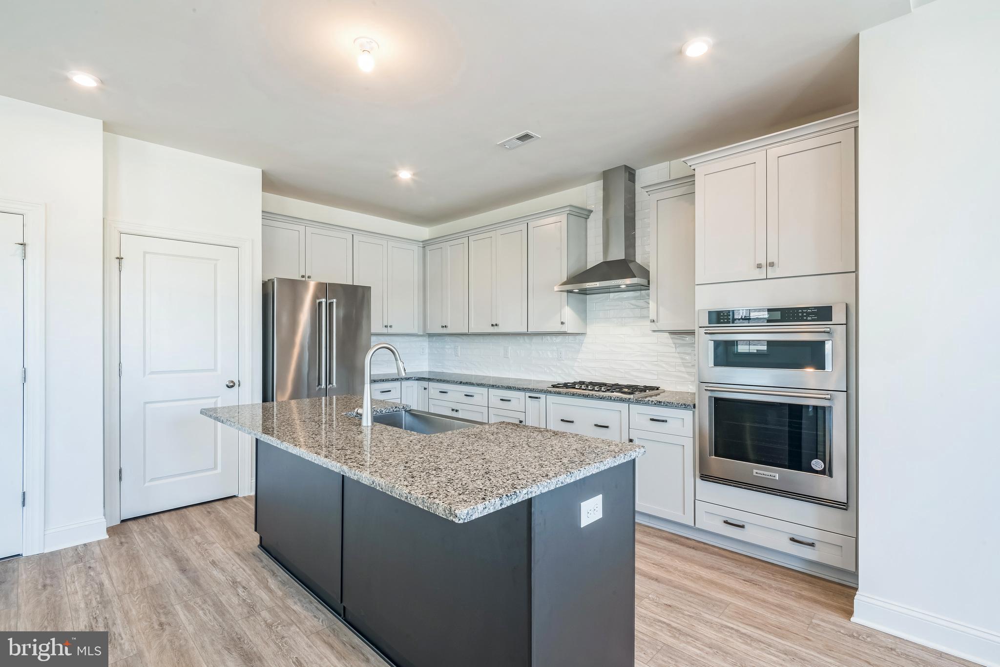 GREAT BOHEMIA MANO - Residential