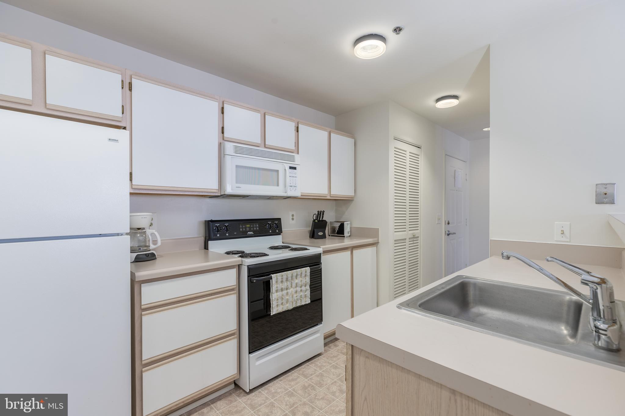 LIGHTHOUSE POINT - Residential