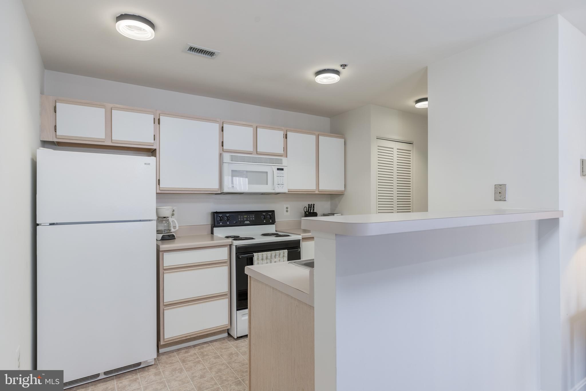 LIGHTHOUSE POINT - Residential