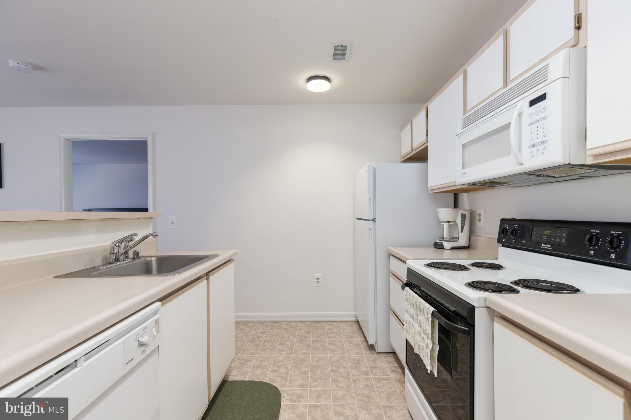 LIGHTHOUSE POINT - Residential