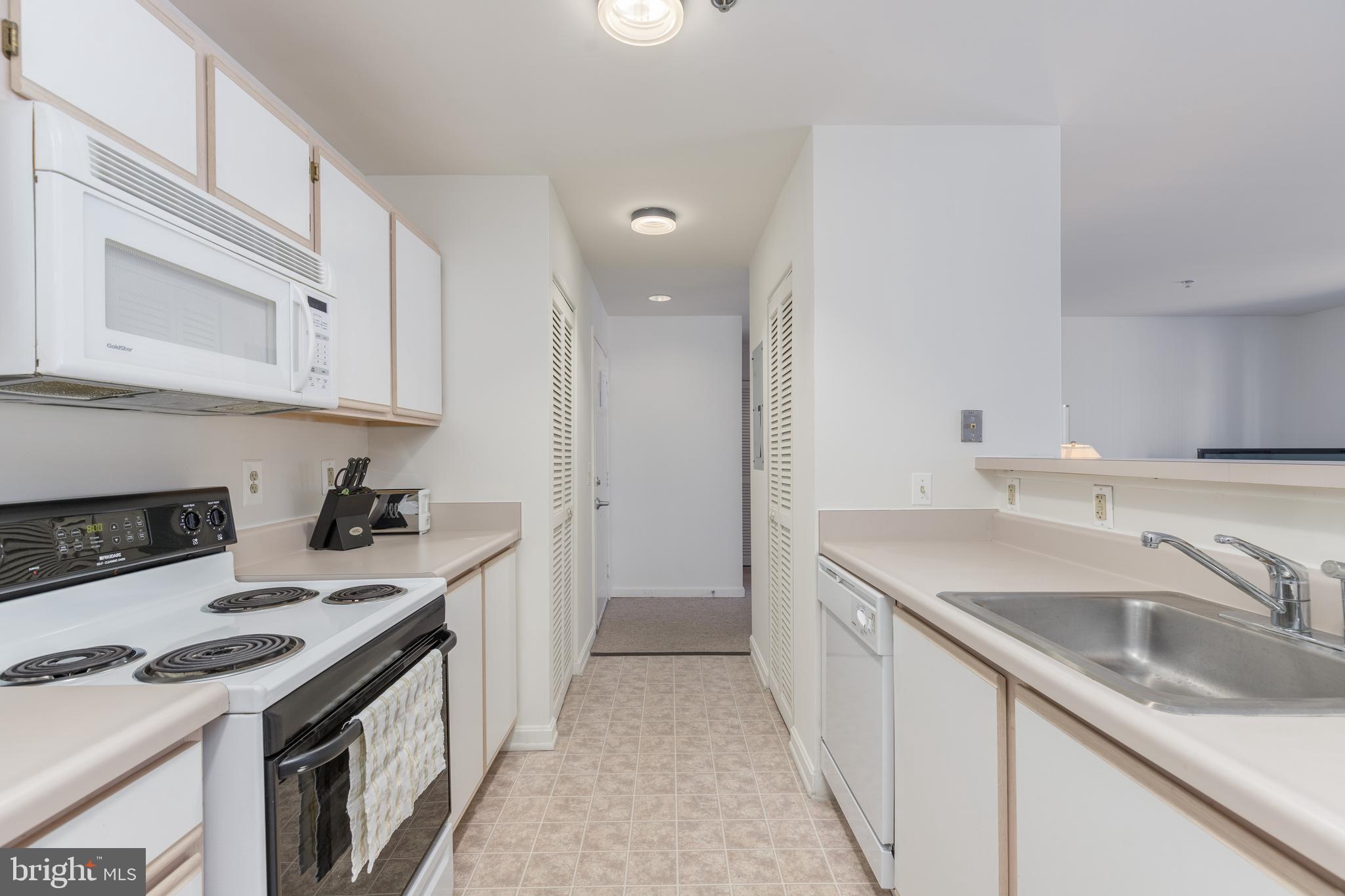 LIGHTHOUSE POINT - Residential