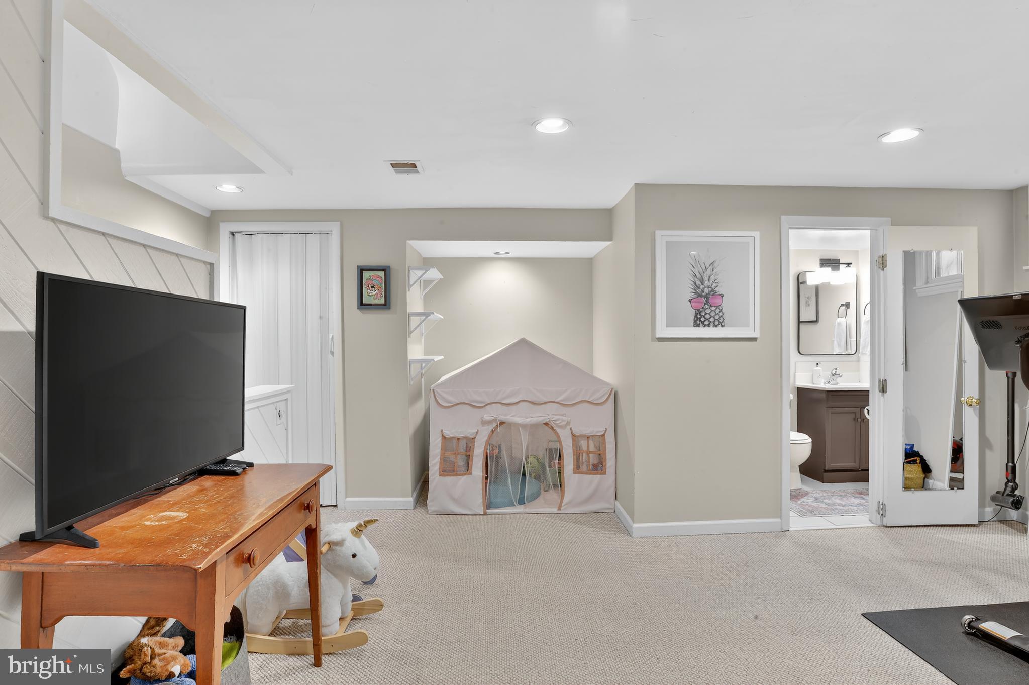 RODGERS FORGE - Residential