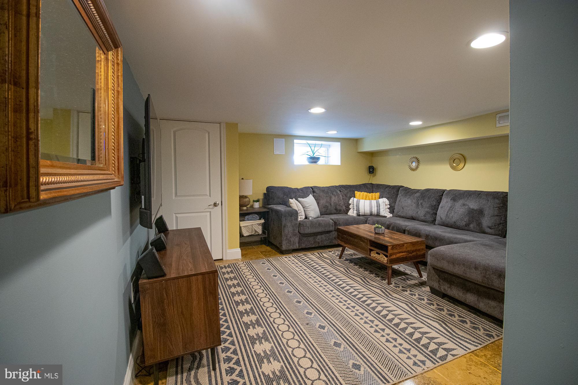 CHARLES VILLAGE - Residential